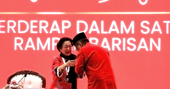 Megawati Menangis Sambut Hasto di Kongres ke-6 PDIP: “Kebenaran Itu Akan Menang”