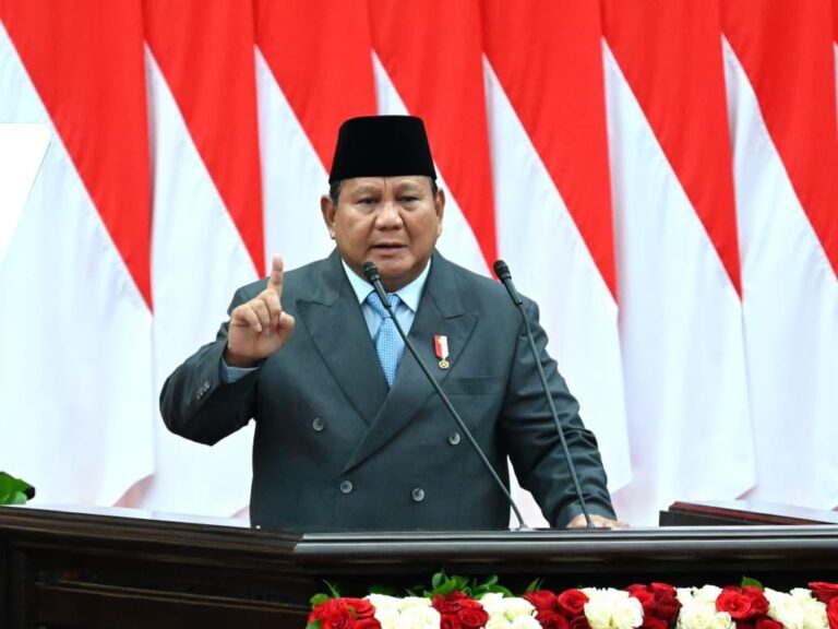 PRABOWO NAIKKAN GAJI ASN
